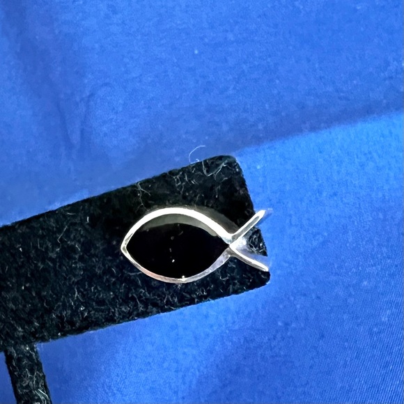 .925 Taxco Mexico Silver Onyx Fish Post Earrings Signed TJ-64 - Picture 6 of 10